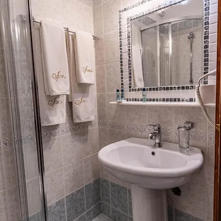 Iris Guest house 3*
