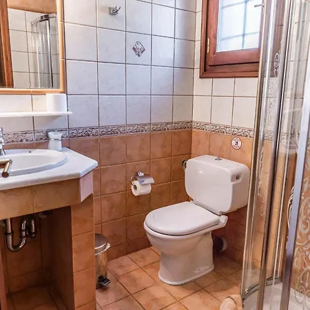 ίρις Πανσιόν 3*