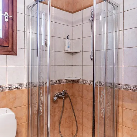 Πανσιόν ίρις Τσαγκαράδα