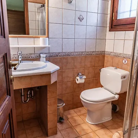 ίρις Πανσιόν Τσαγκαράδα