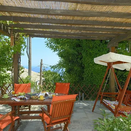 ίρις Τσαγκαράδα